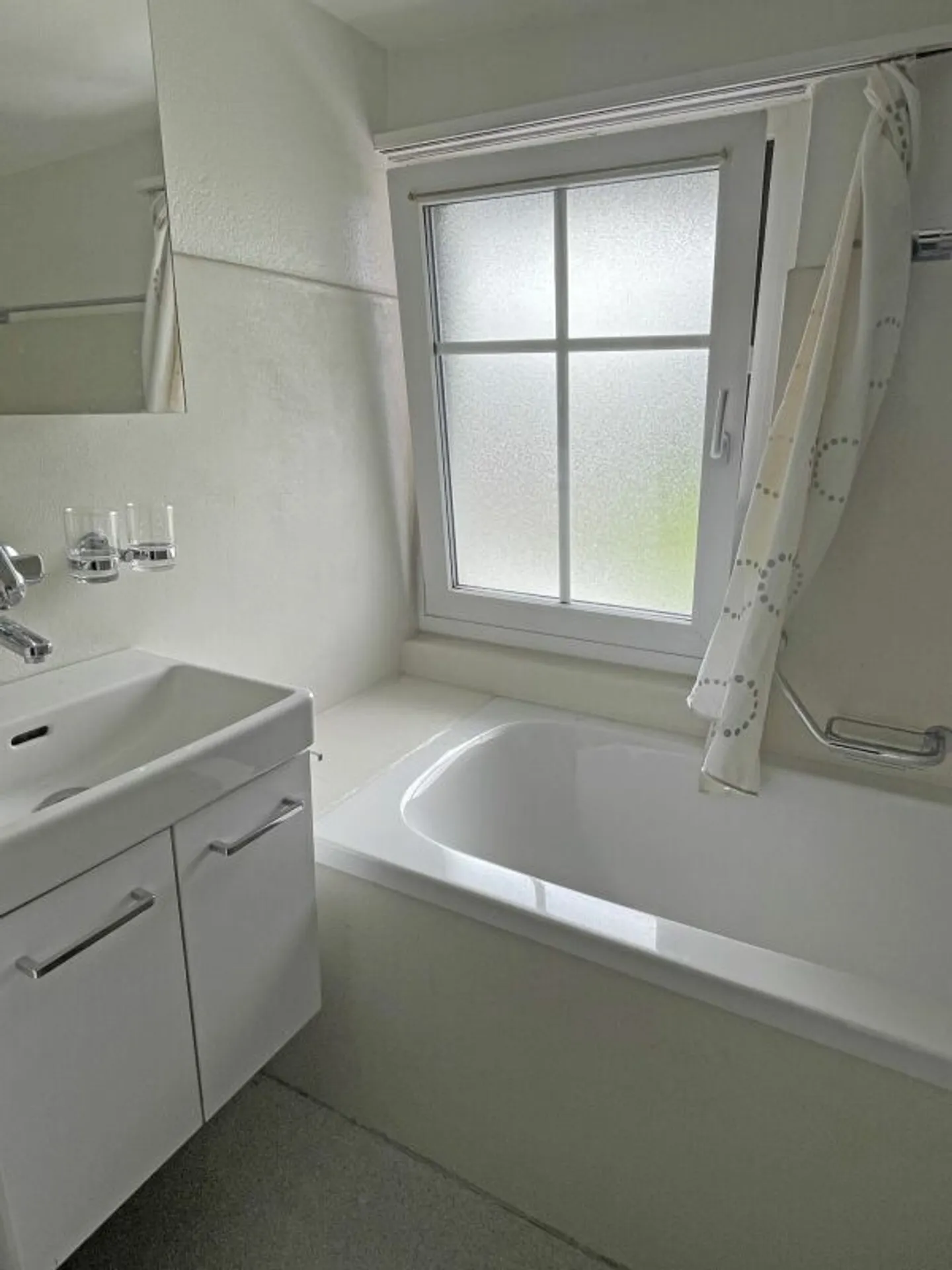 Immeuble résidentiel/commercial central bien situé - Photo 19 sur 27