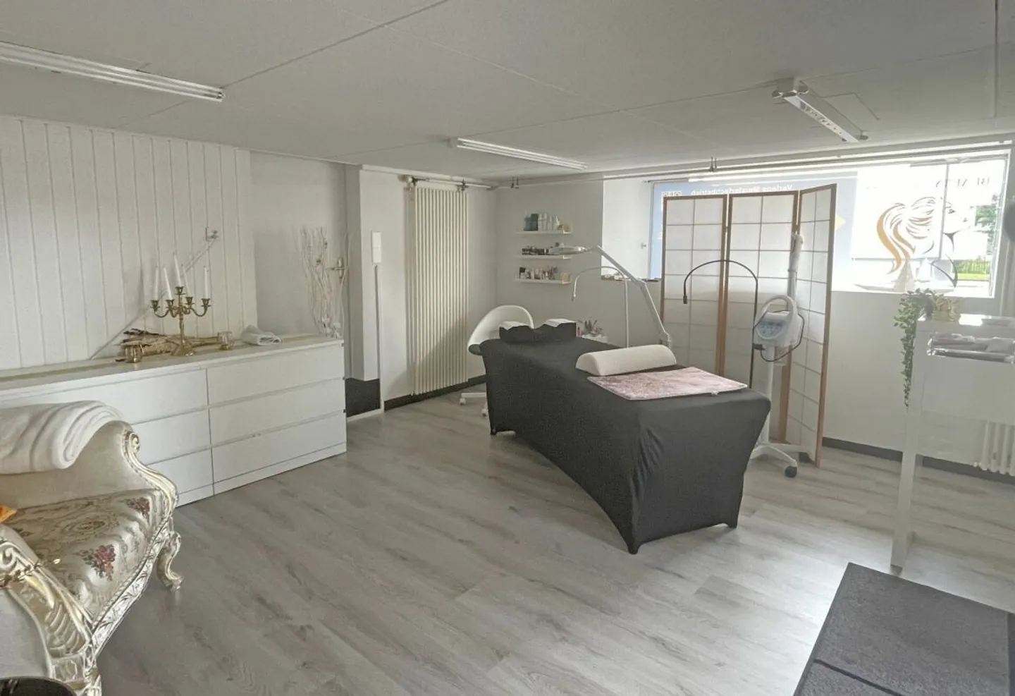 Immeuble résidentiel/commercial central bien situé - Photo 20 sur 27