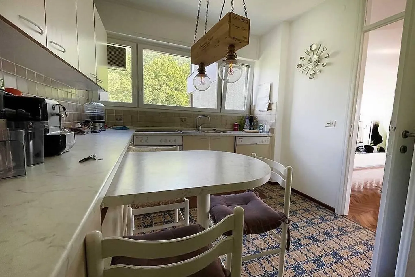 Appartement Charmant avec Vue sur le Lac - Photo 4 sur 11
