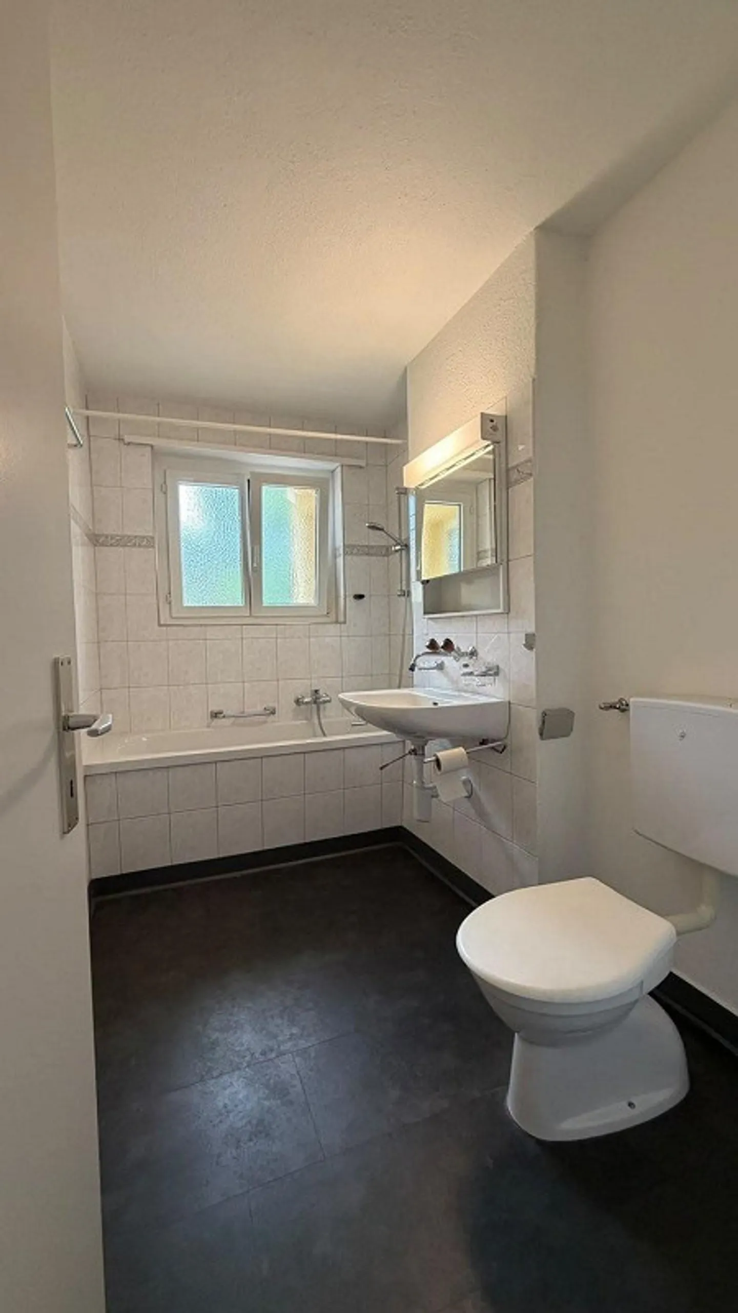 Helle Familienwohnung mit Balkon - Foto 3 von 6