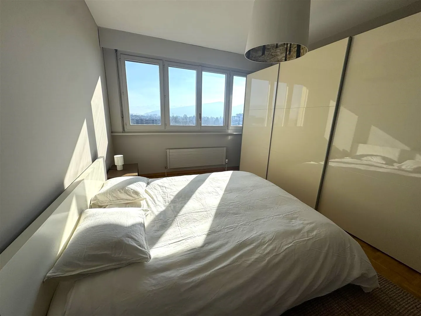 Appartamento spazioso con piscina - Foto 6 di 10