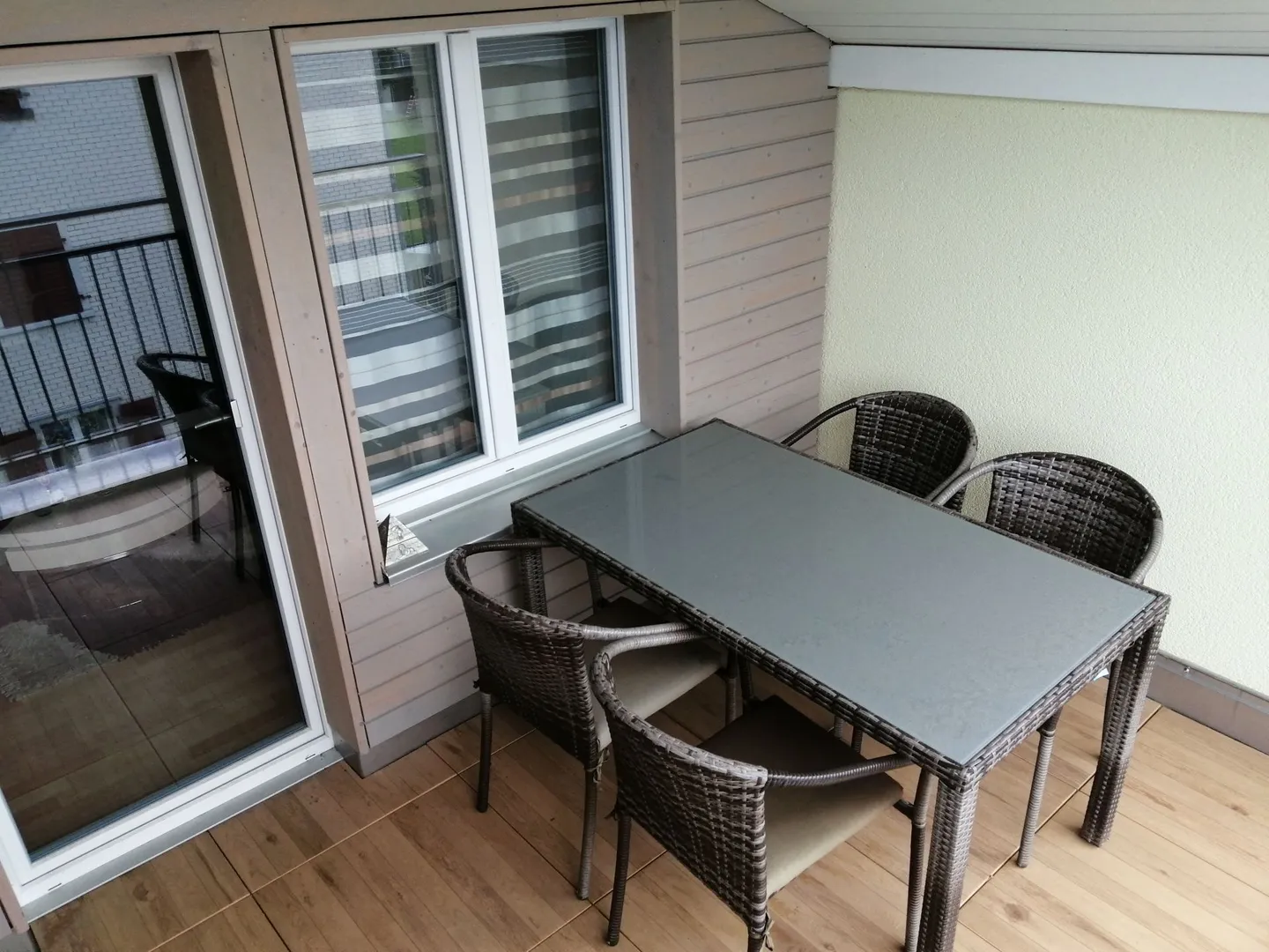 Appartamento ristrutturato e conveniente di 4.0 stanze in una piccola casa plurifamiliare con balcone (vicino a Flawil, Canton di San Gallo) - Foto 1 di 10