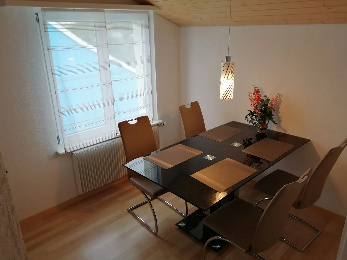 Appartamento ristrutturato e conveniente di 4.0 stanze in una piccola casa plurifamiliare con balcone (vicino a Flawil, Canton di San Gallo) - Foto 4 di 10