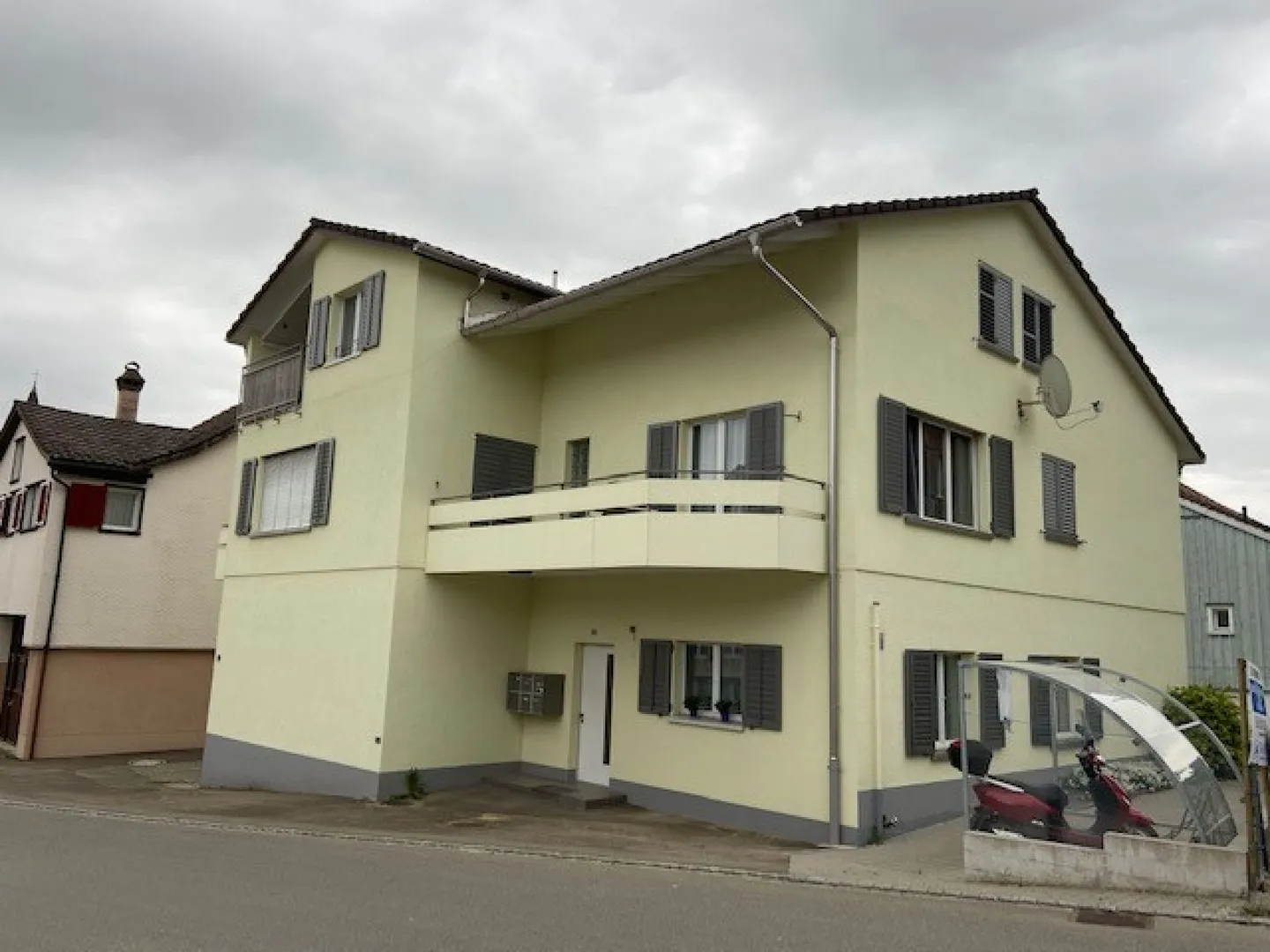Appartamento ristrutturato e conveniente di 4.0 stanze in una piccola casa plurifamiliare con balcone (vicino a Flawil, Canton di San Gallo) - Foto 10 di 10