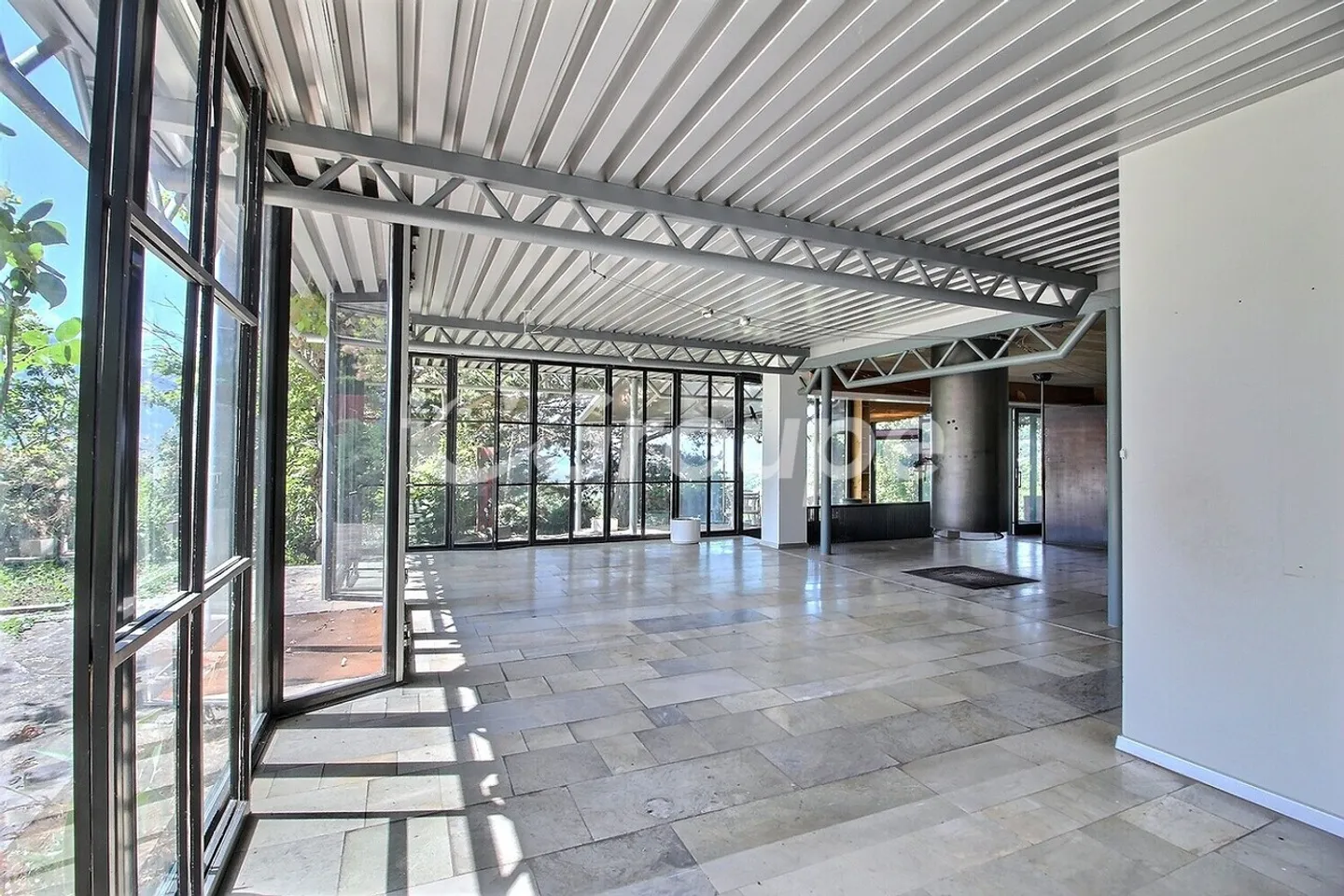 Villa con alto potenziale di ristrutturazione - Foto 11 di 23