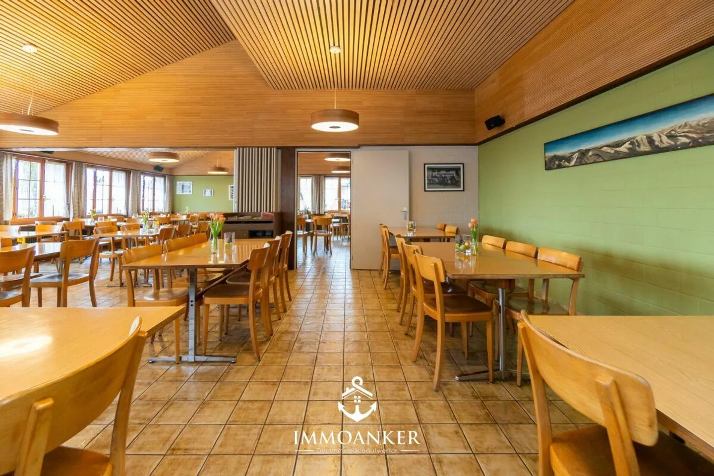 Restaurant réussi avec appartement de 4,5 pièces et beaucoup d'espace extérieur à ... - Photo 11 sur 13