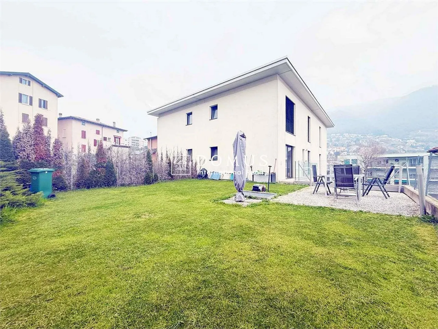 Appartamento moderno con giardino privato - Foto 1 di 9
