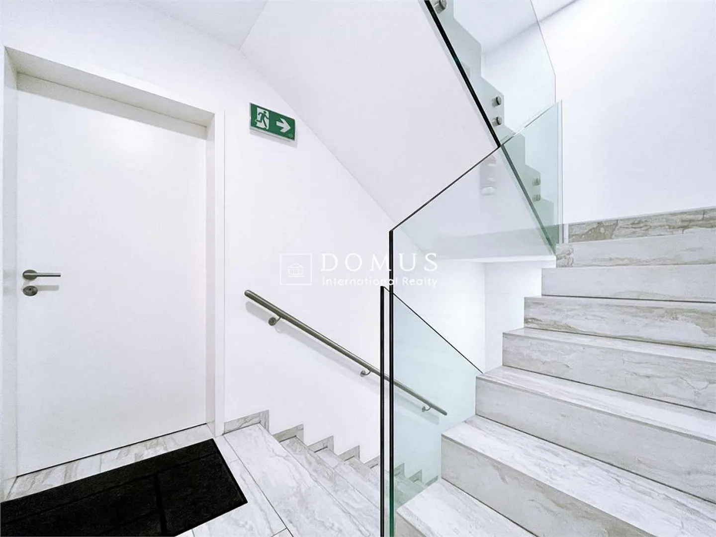 Appartamento moderno con giardino privato - Foto 7 di 9