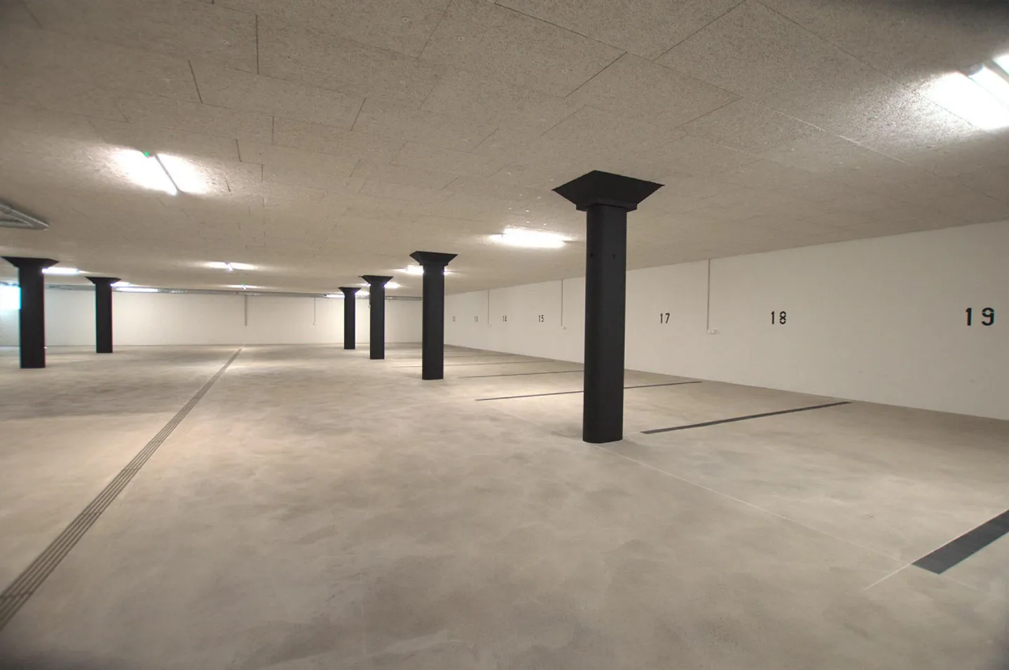 Exclusive underground parking spaces for cars, trailers, campers, buses, boats - Photo 2 of 14