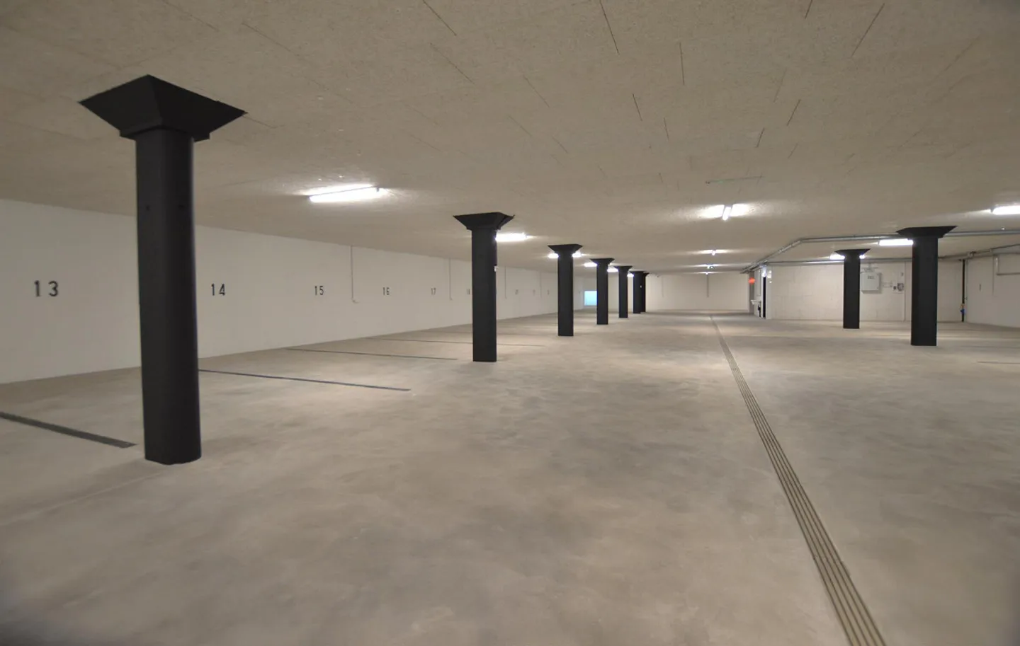 Exclusive underground parking spaces for cars, trailers, campers, buses, boats - Photo 3 of 14