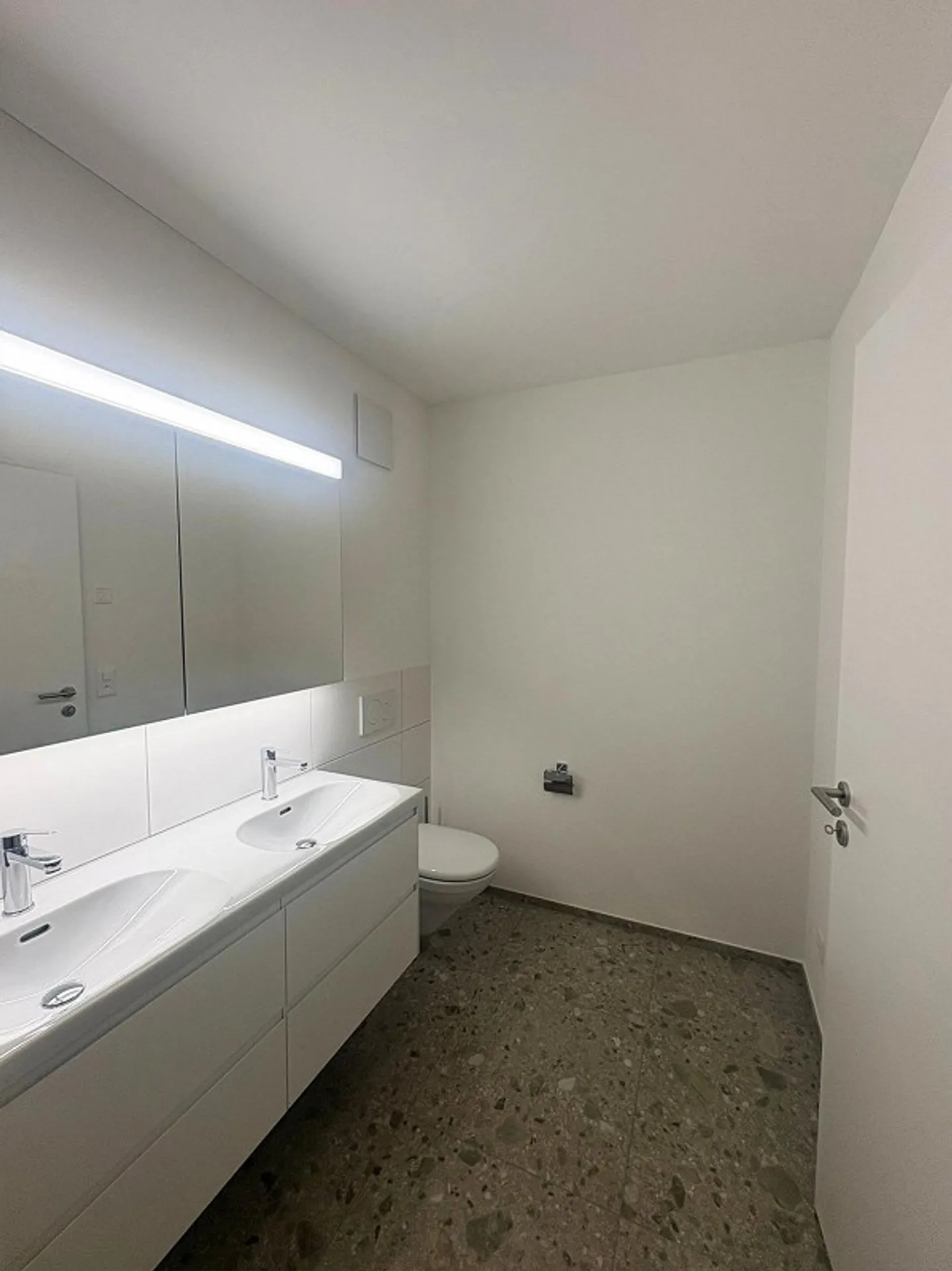 Secure the rent discount! - Photo 8 of 10