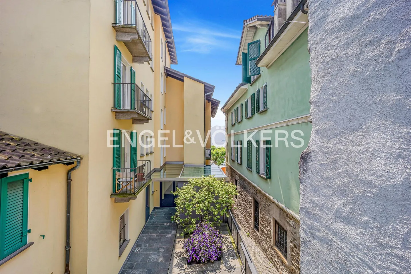 Détente au cœur de la vieille ville d'Ascona (11) - Photo 2 sur 14