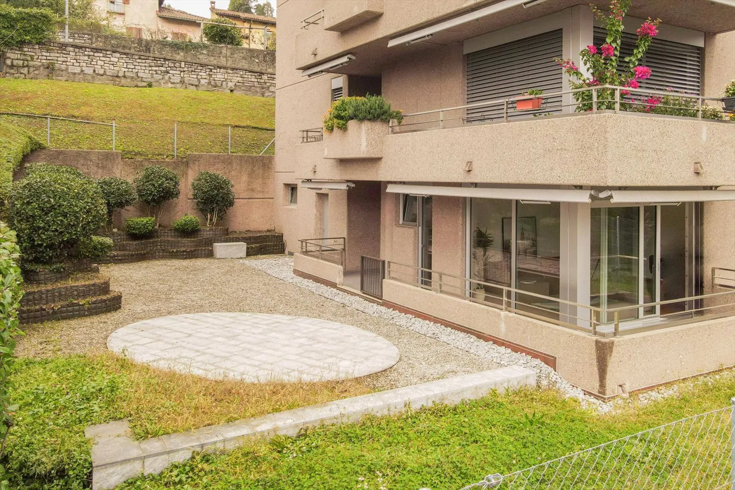 Luminoso 3.5 locali con giardino privato - Foto 1 di 10