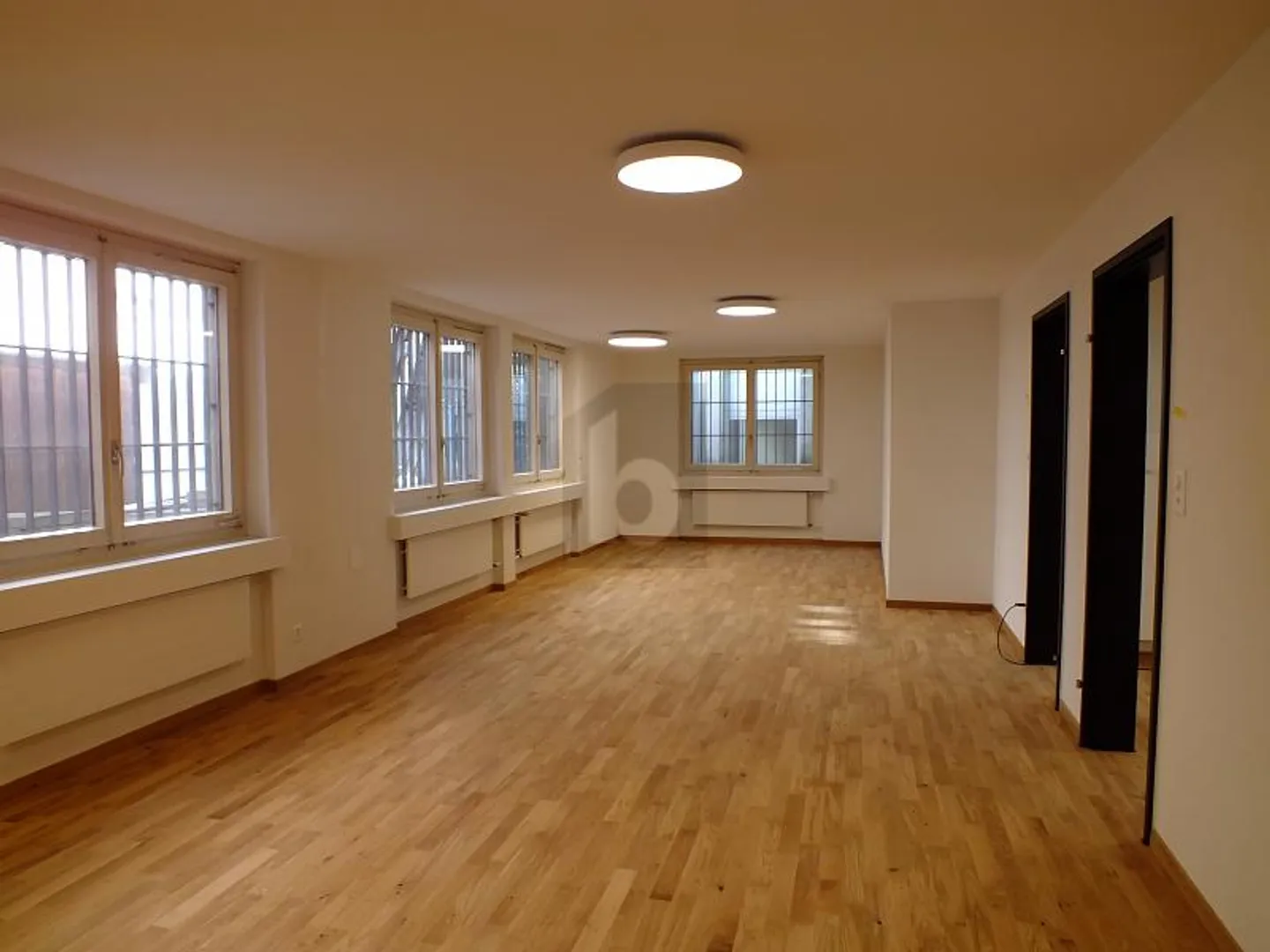 SPACIOUS WITH EXPANSION POSSIBILITIES AND TERRACE - Photo 2 of 6