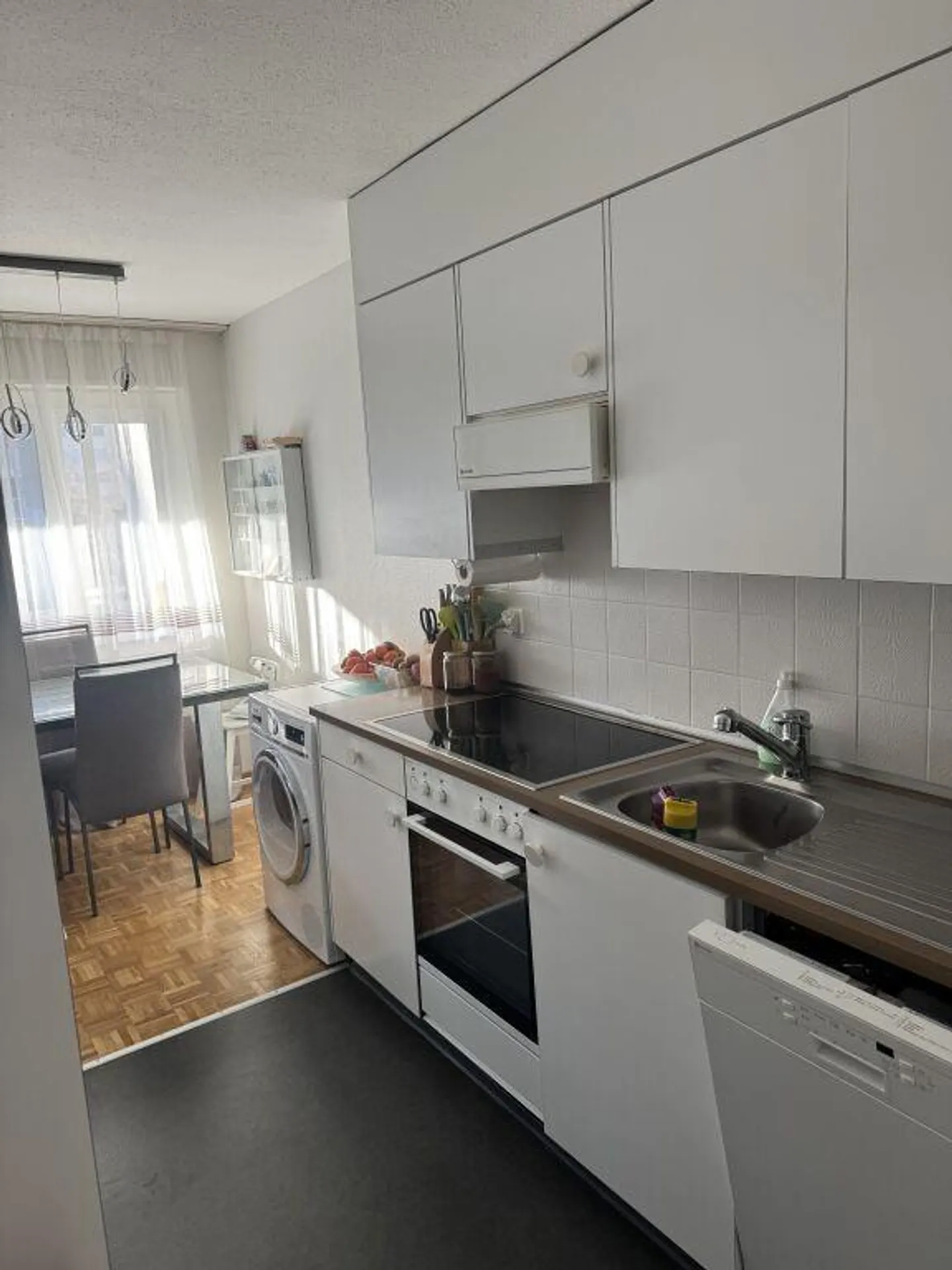 Stylish 4.5 Room Apartment near Highway Entrance - Gallusmarkt - Photo 2 of 9