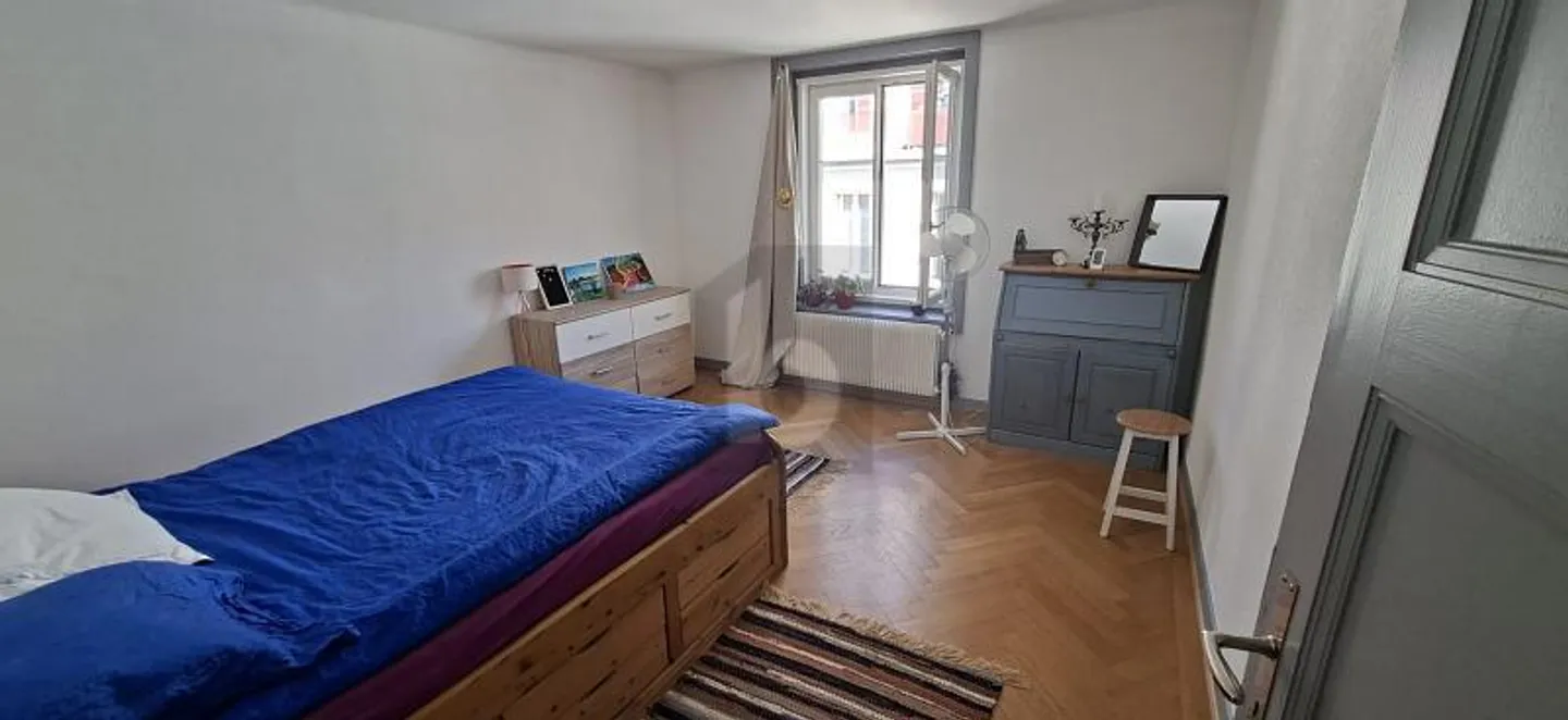 SPAZIOSO E TRAVERSANTE: INVESTIMENTO O RESIDENZA - Foto 5 di 6