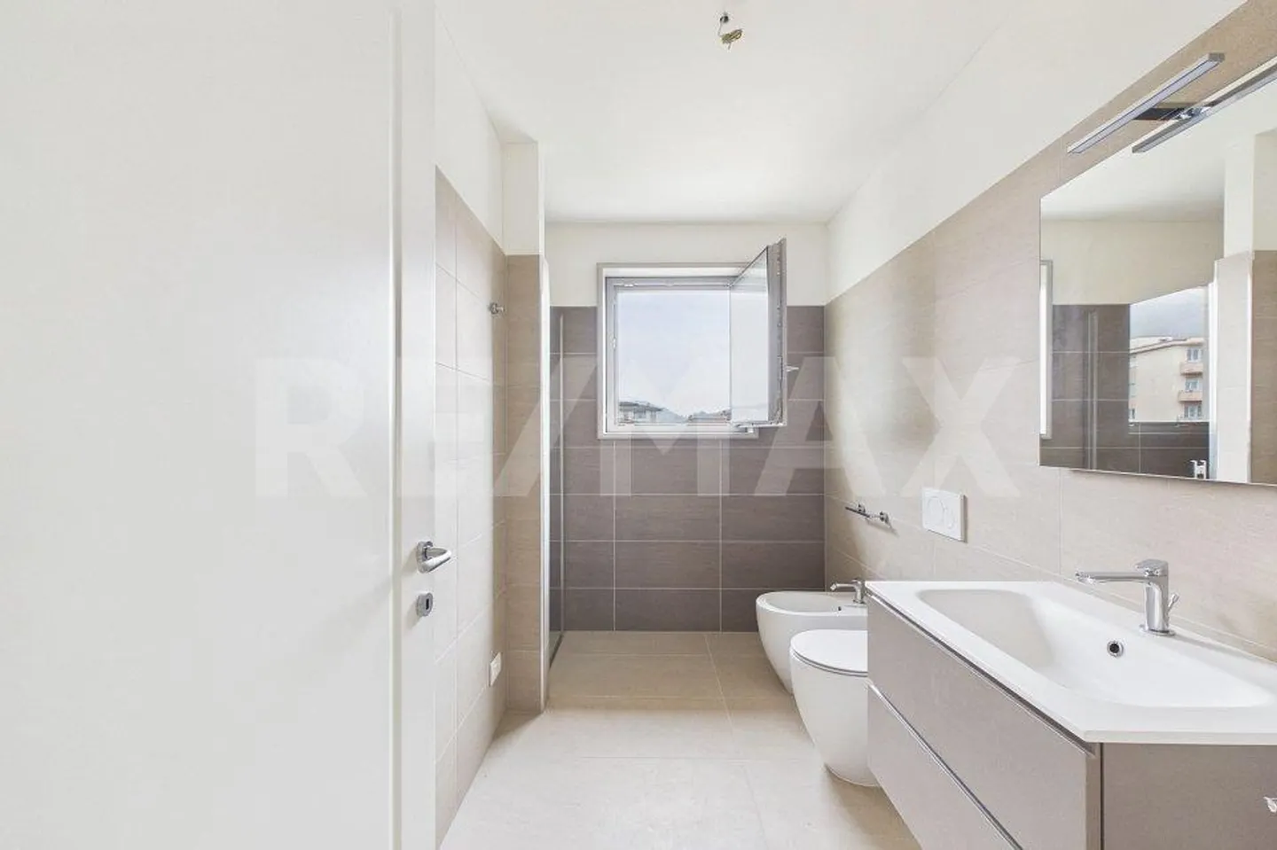 Großartige Gelegenheit 2,5 Zimmer mit großem Potenzial - Foto 6 von 13