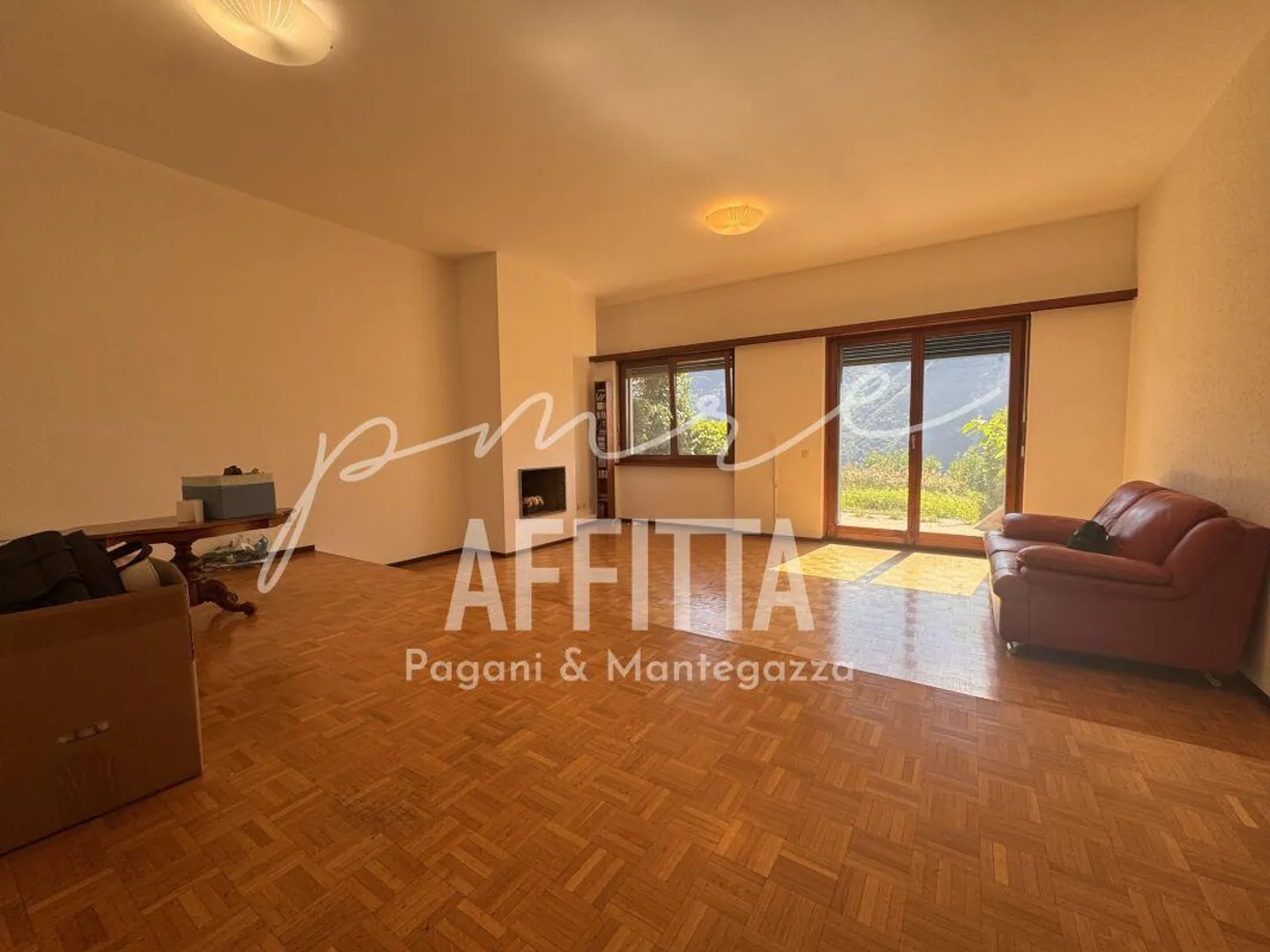 Casa a schiera affascinante con vista lago - Foto 4 di 11