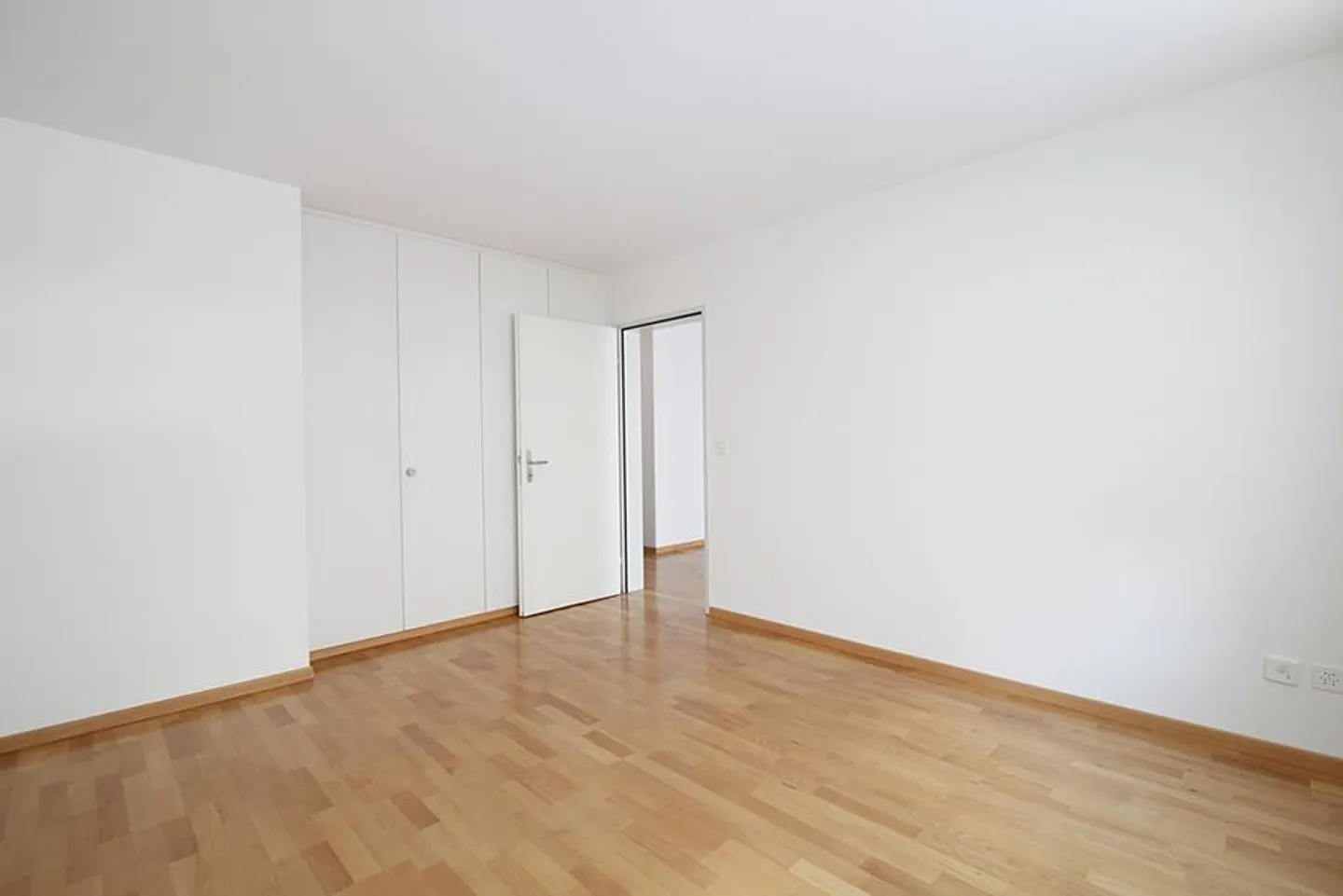 Sunny apartment in a central location - Rent without deposit! - Photo 3 of 8