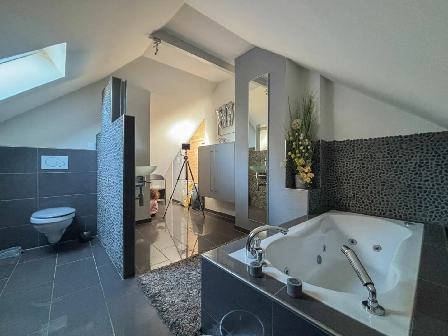 Charming family bungalow with 5.5 rooms and a second plot in the green zone - Photo 13 of 18