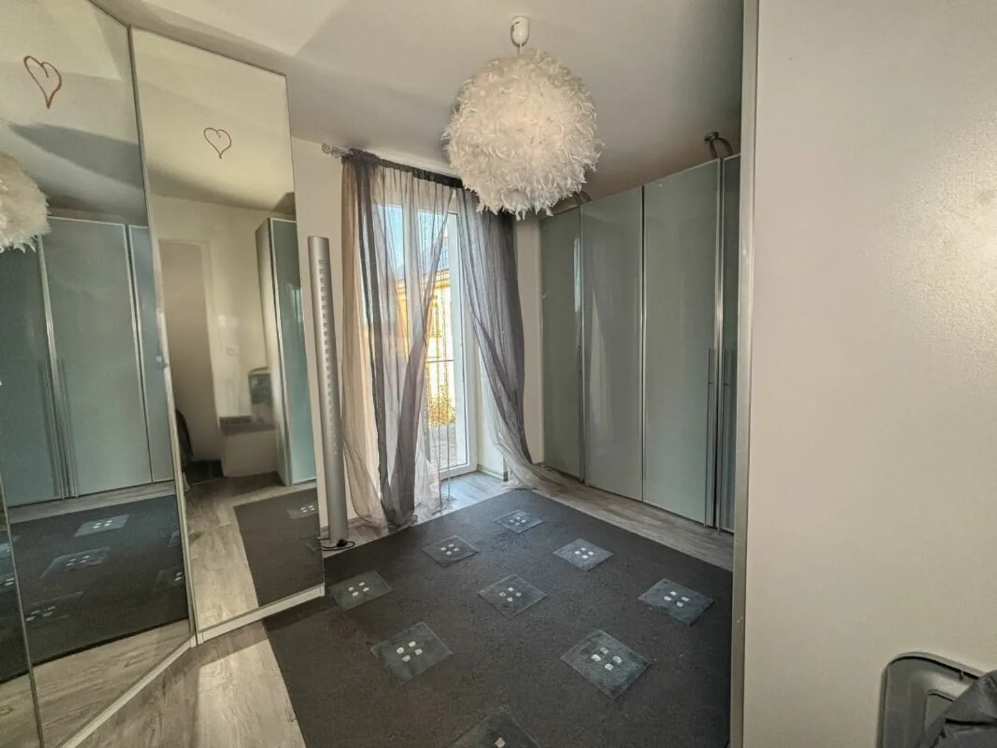 Charming family bungalow with 5.5 rooms and a second plot in the green zone - Photo 7 of 18