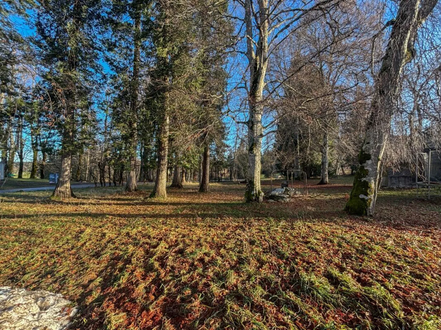 Charming family bungalow with 5.5 rooms and a second plot in the green zone - Photo 18 of 18