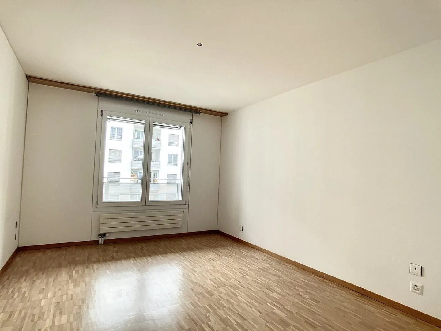 Grand 4.5 pces au 4ème étage - Photo 5 sur 11