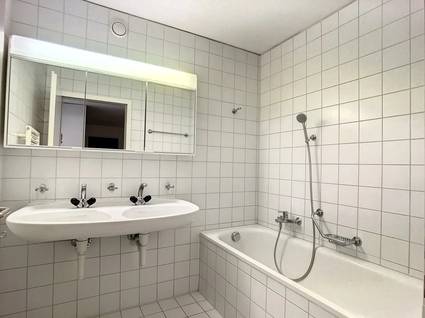 Grand 4.5 pces au 4ème étage - Photo 6 sur 11