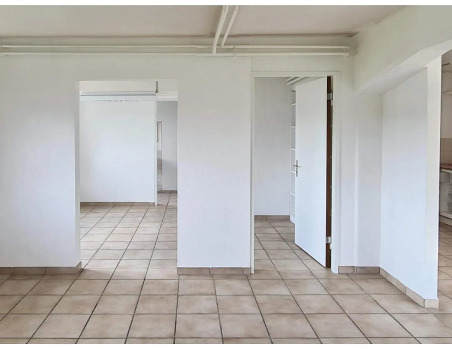 Lavorare e vivere sotto lo stesso tetto – affascinante casa unifamiliare con ufficio separato - Foto 12 di 15