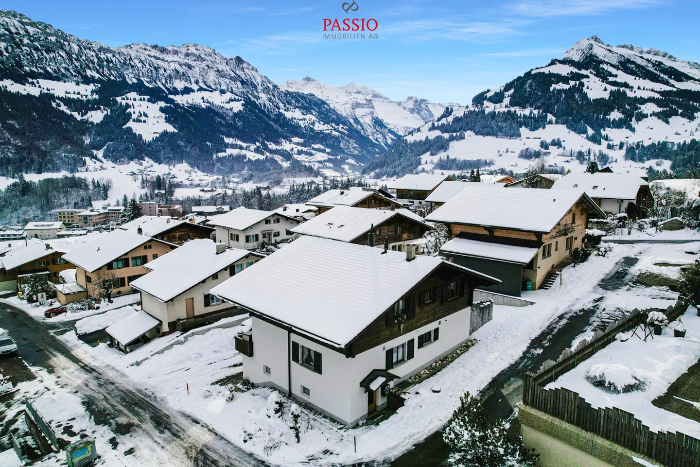 Ampio appartamento di 5 stanze con vista sulle Alpi e giardino privato - Foto 13 di 16