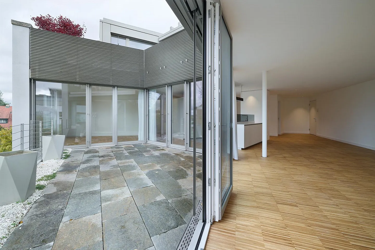 Appartement stylé avec terrasse sur le Bruderholz - Photo 4 sur 6