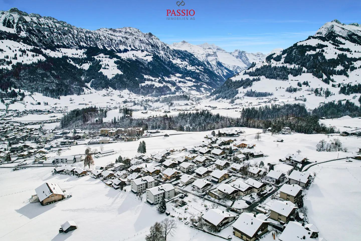 Ampio appartamento di 5 stanze con vista sulle Alpi e giardino privato - Foto 16 di 16