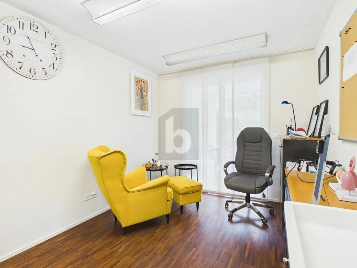 ESTABLISHED PRACTICE IN WELL-MAINTAINED PROPERTY - Photo 5 of 6