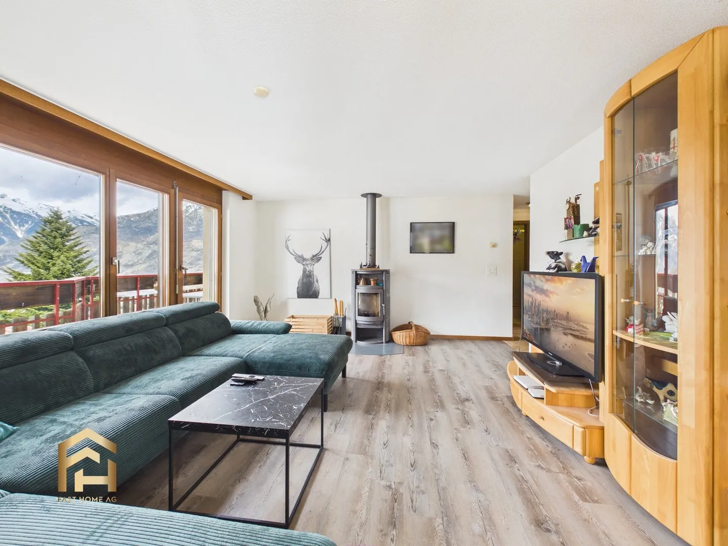 Mountain Idyl with Comfort: 4.5-Room Apartment in Unterbäch with Large Balcony - Photo 1 of 13
