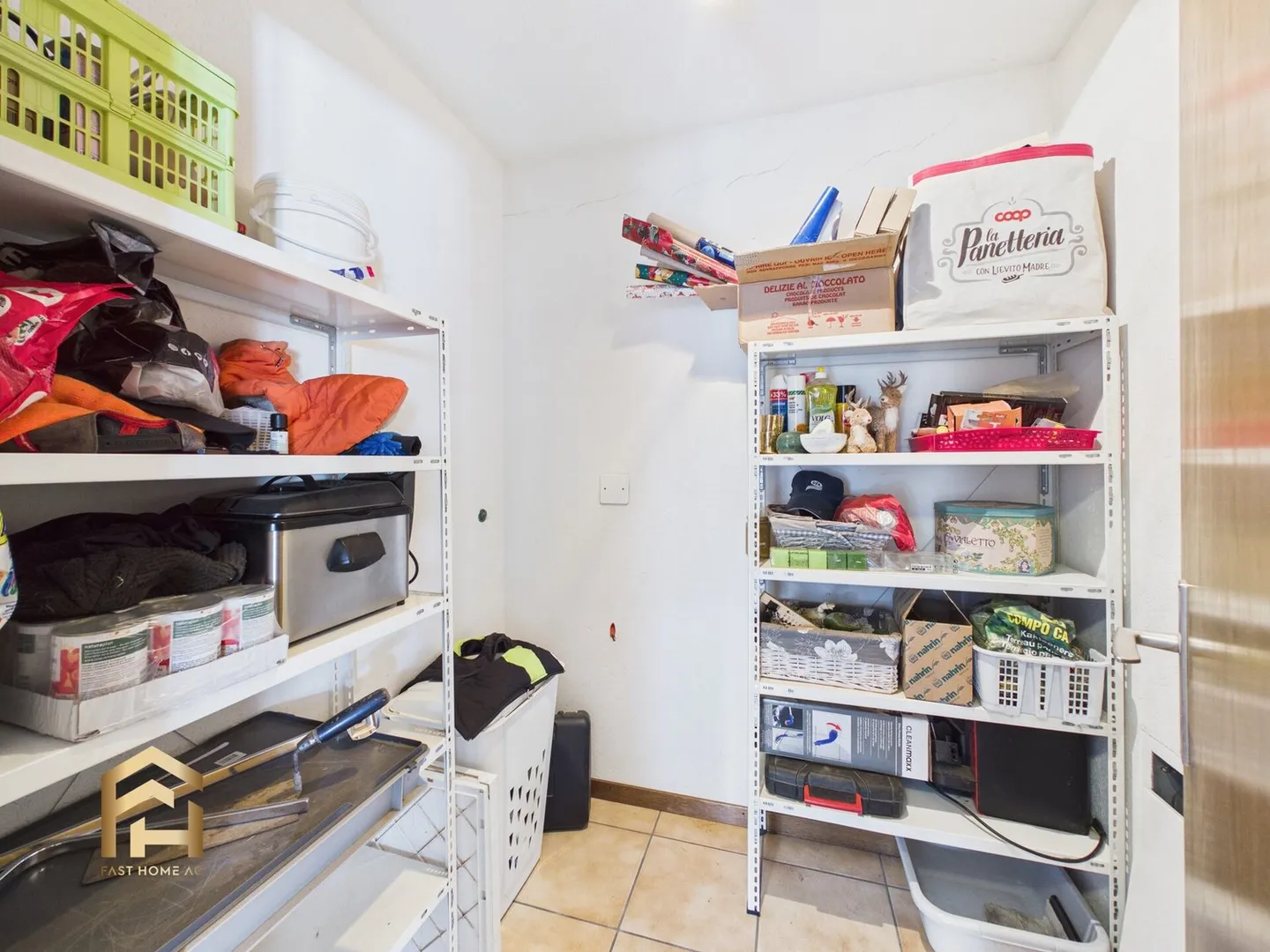 Mountain Idyl with Comfort: 4.5-Room Apartment in Unterbäch with Large Balcony - Photo 8 of 13