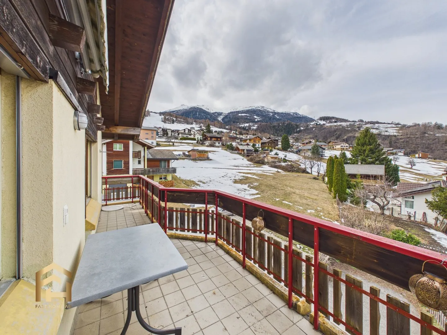 Mountain Idyl with Comfort: 4.5-Room Apartment in Unterbäch with Large Balcony - Photo 12 of 13