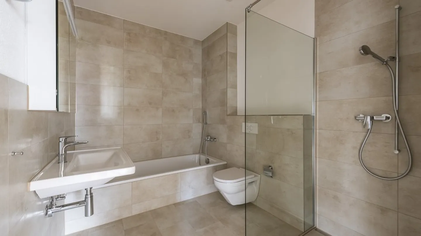 APPARTEMENT SPACIEUX 4.5 EN STANDARD DE PROPRIÉTÉ - Photo 6 sur 8