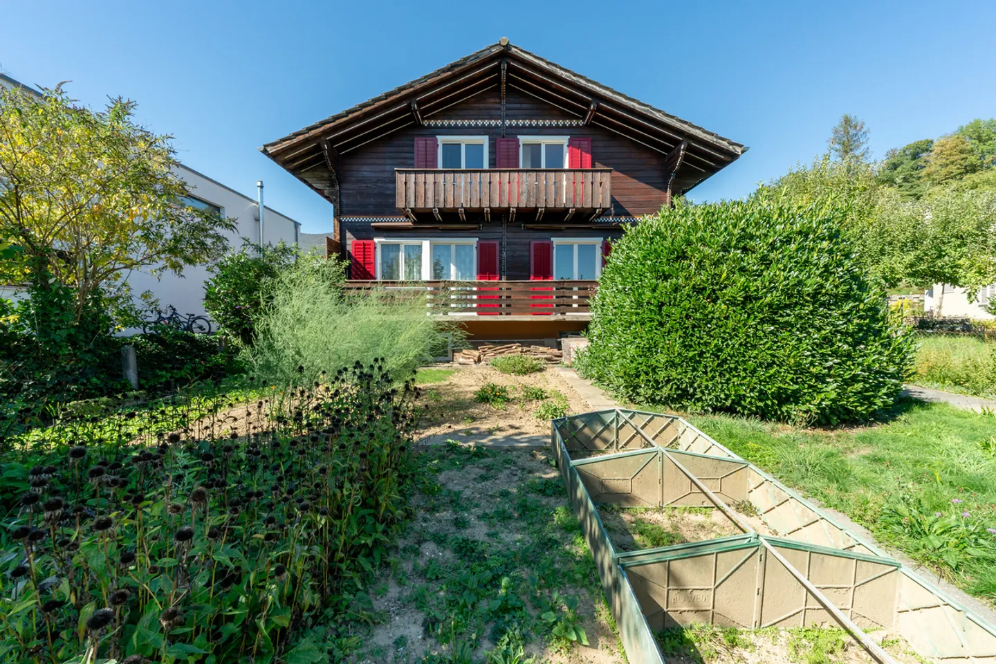 Rare single-family house in chalet style in a quiet location - Photo 1 of 13