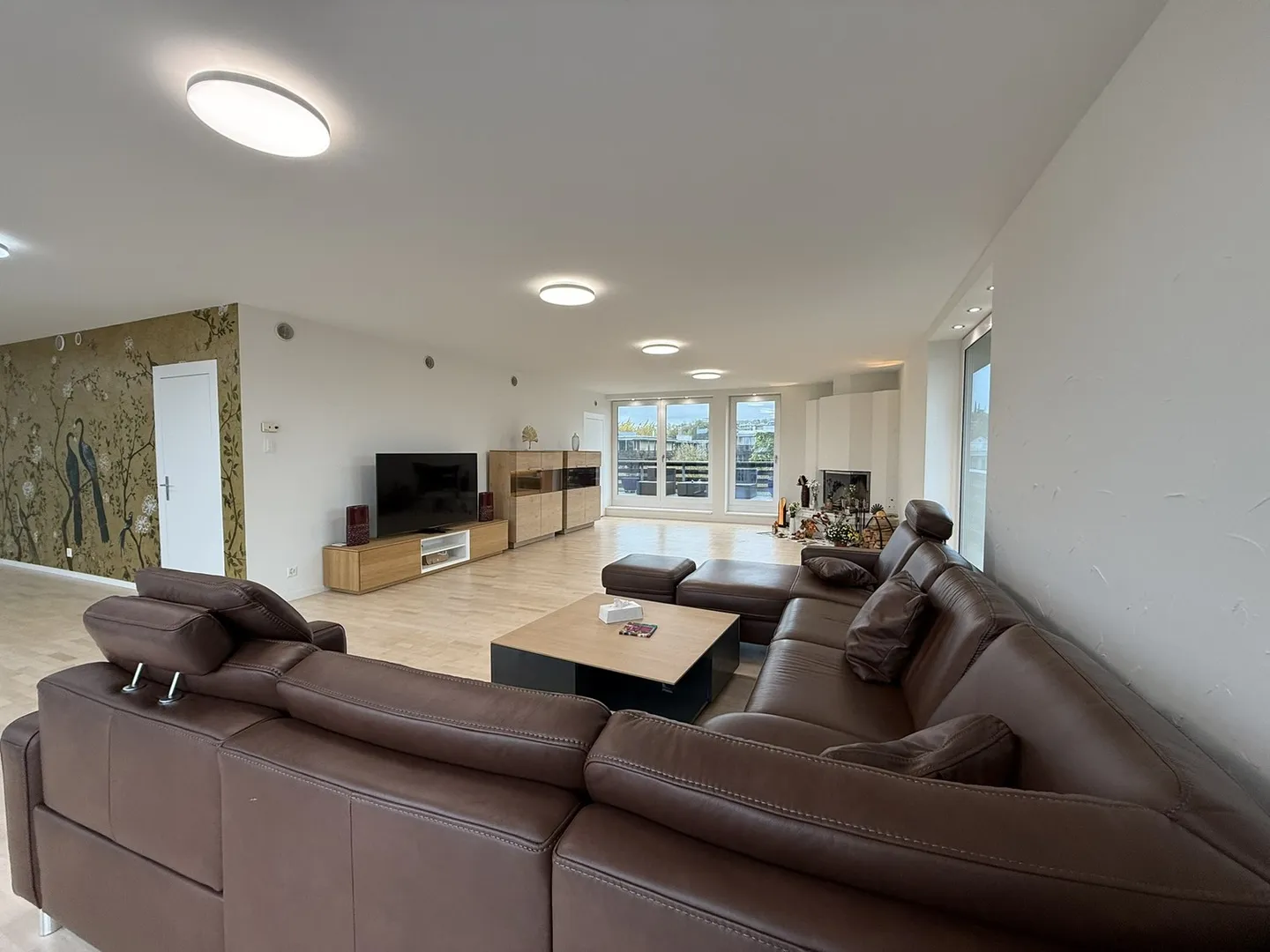 Exclusive 300 m² Penthouse Apartment with Private Lift Access – Wallisellen - Photo 1 of 13