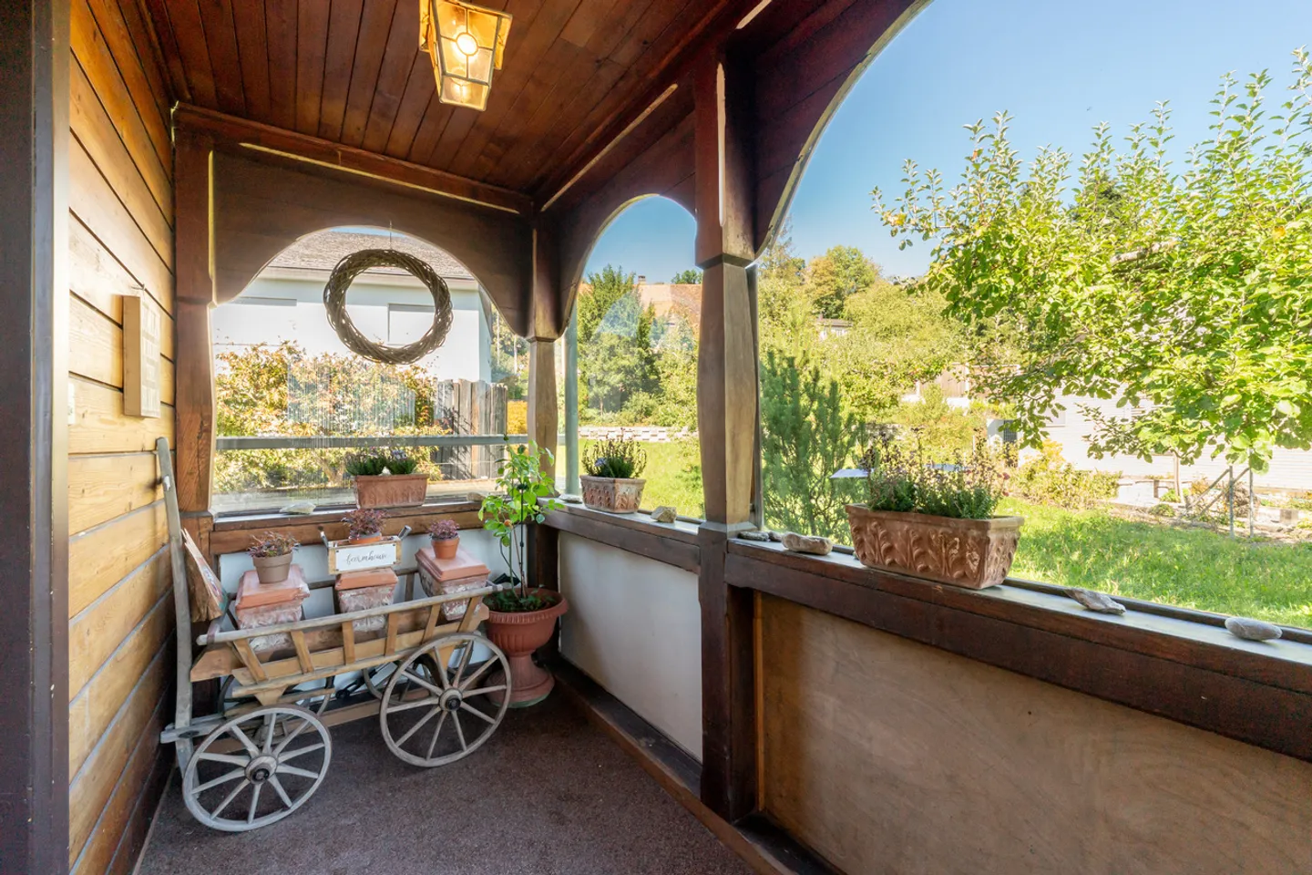 Rare single-family house in chalet style in a quiet location - Photo 2 of 13