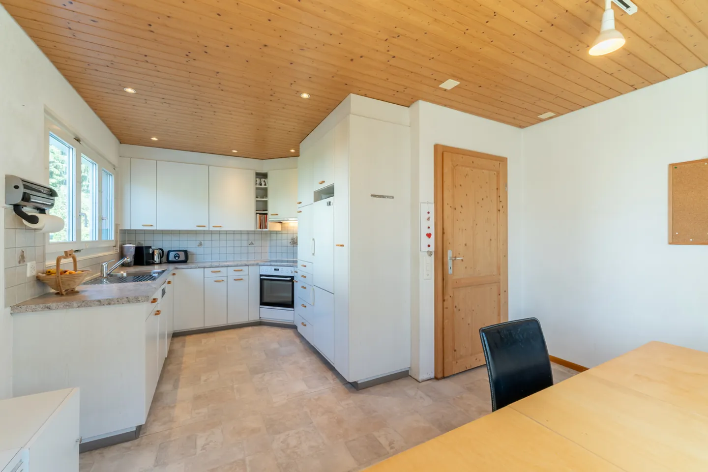 Rare single-family house in chalet style in a quiet location - Photo 4 of 13