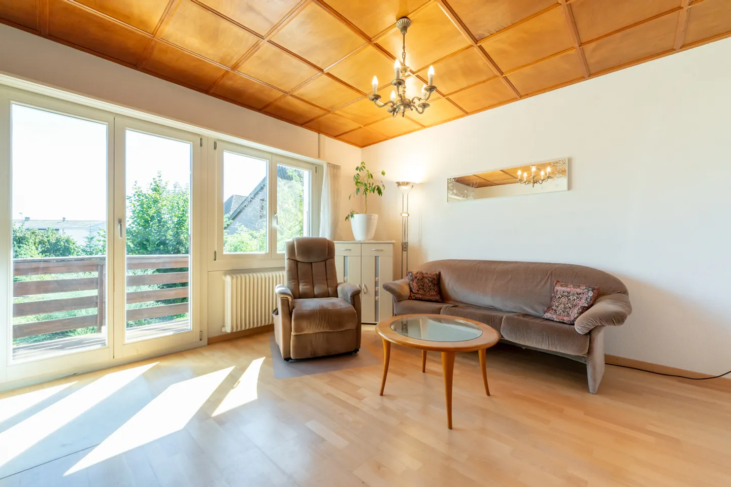 Rare single-family house in chalet style in a quiet location - Photo 5 of 13