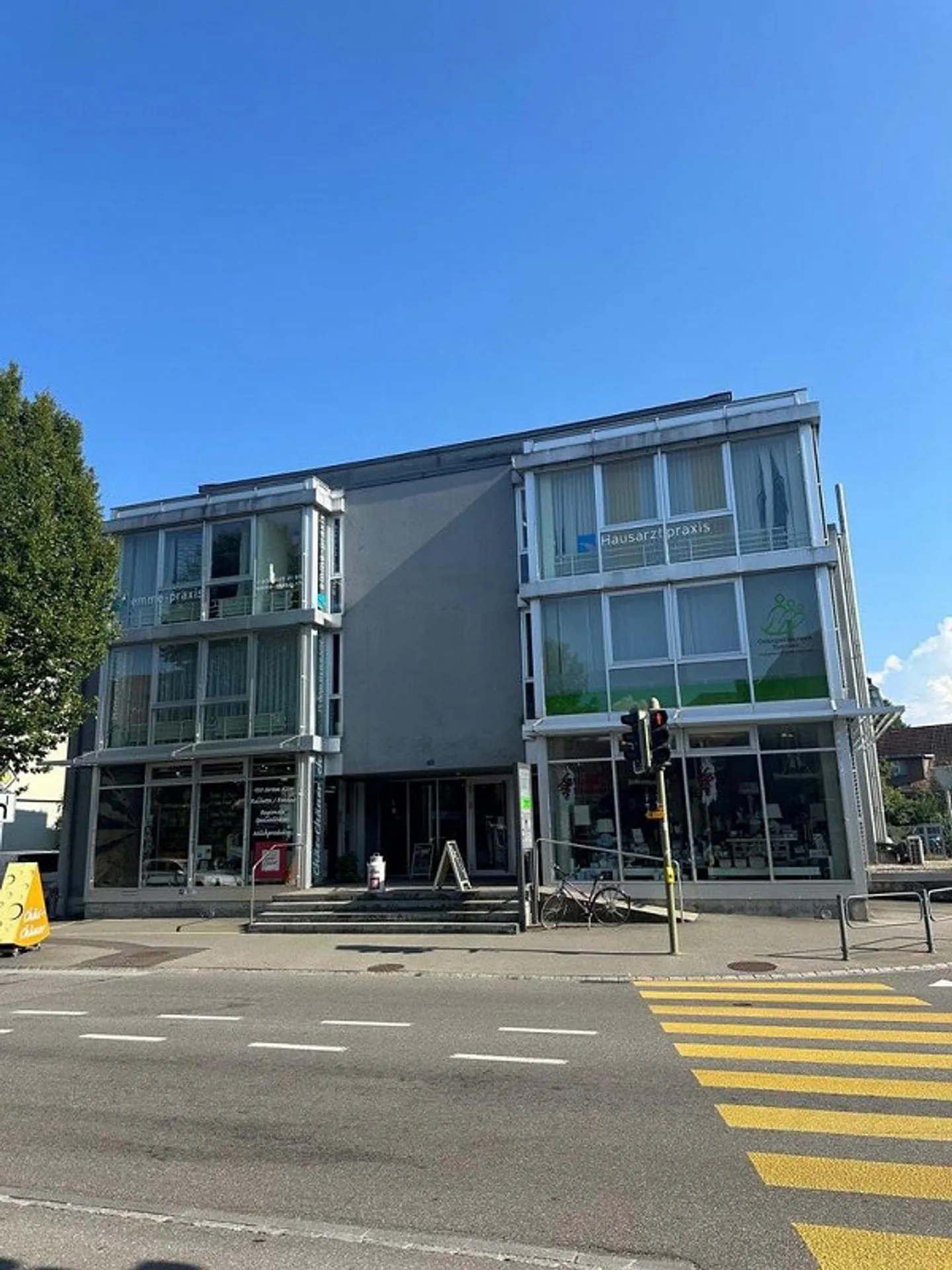 Your new business location in the heart of Kirchberg - Photo 1 of 4