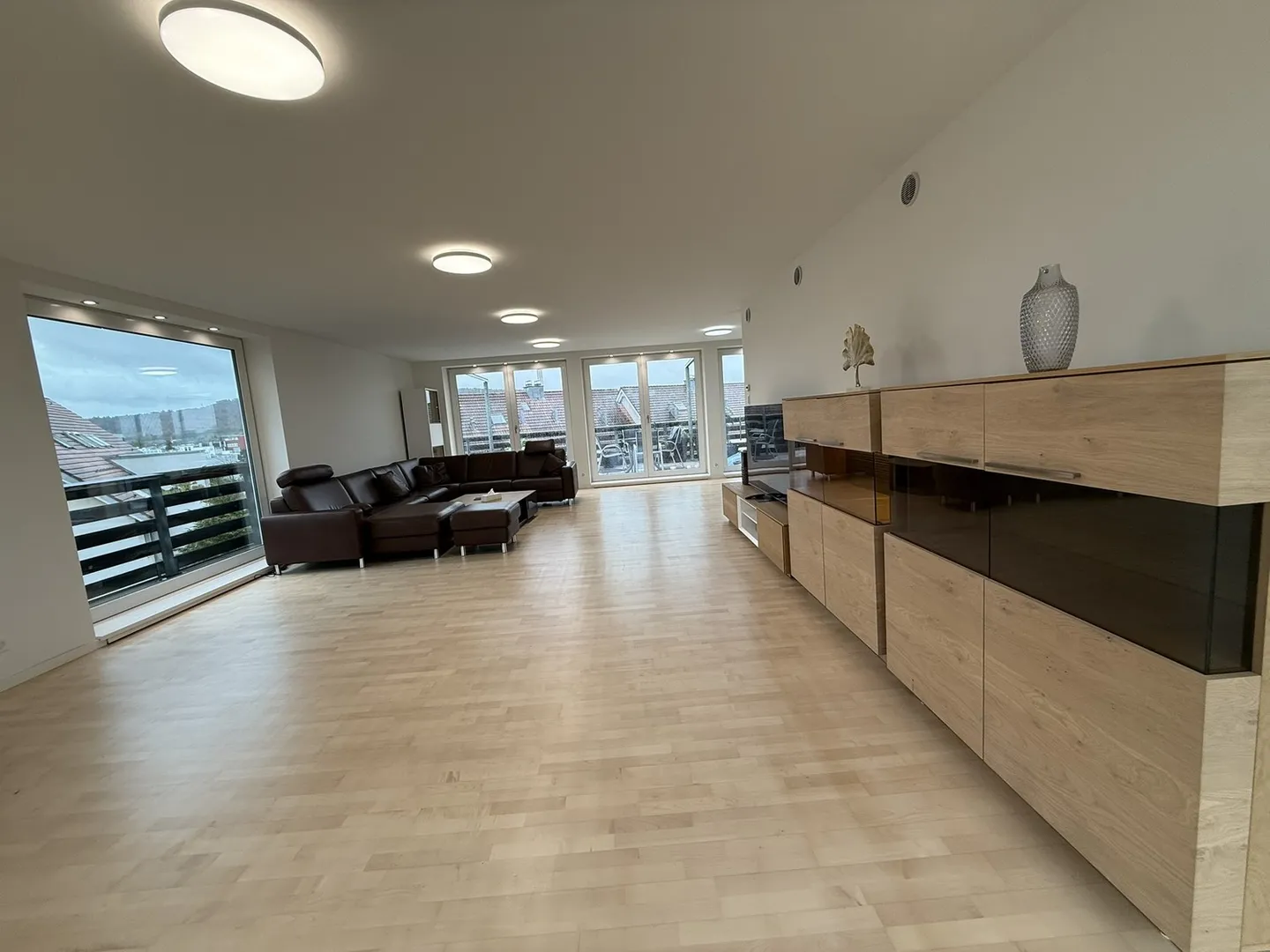 Exclusive 300 m² Penthouse Apartment with Private Lift Access – Wallisellen - Photo 6 of 13