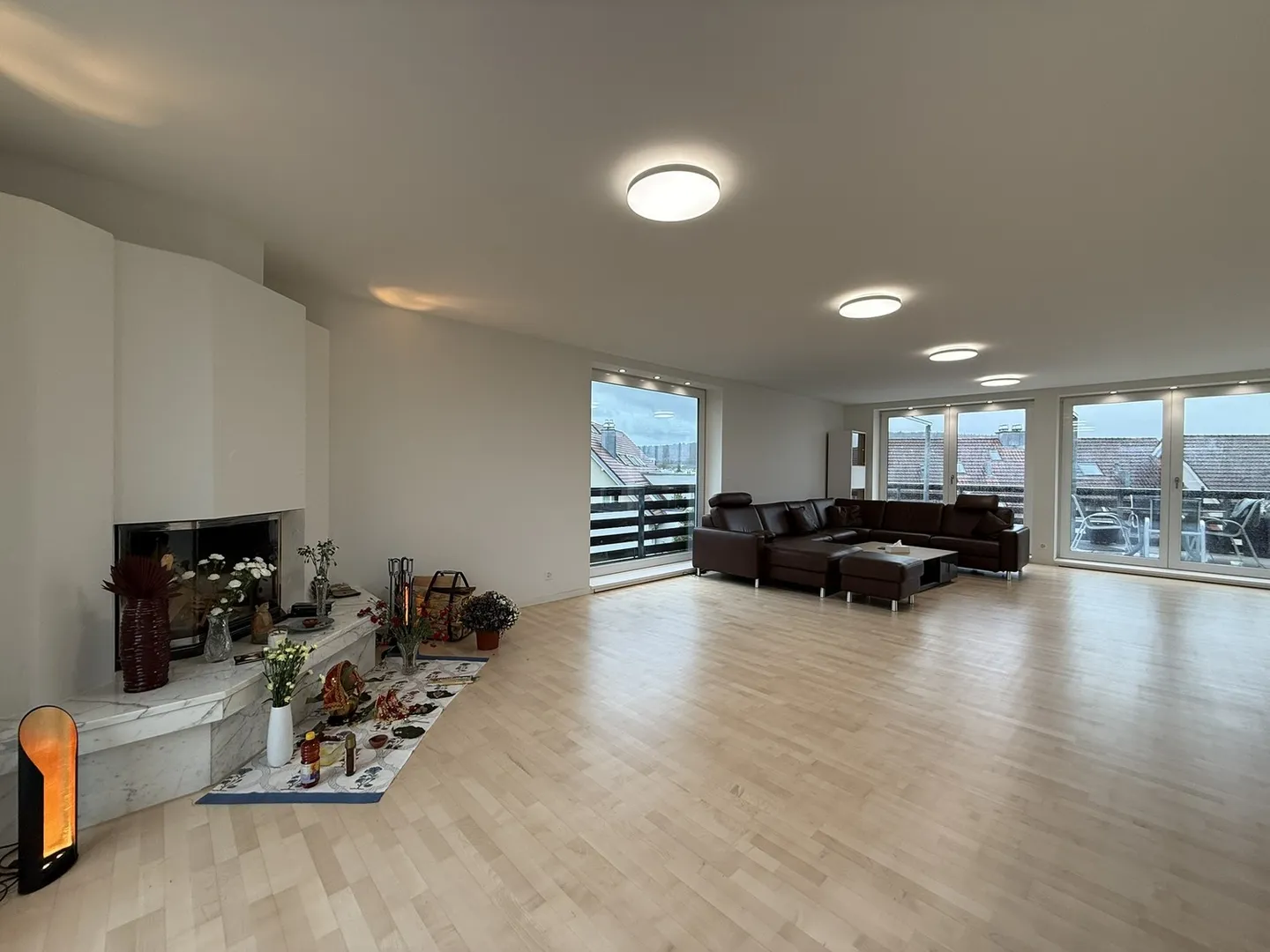 Exclusive 300 m² Penthouse Apartment with Private Lift Access – Wallisellen - Photo 7 of 13