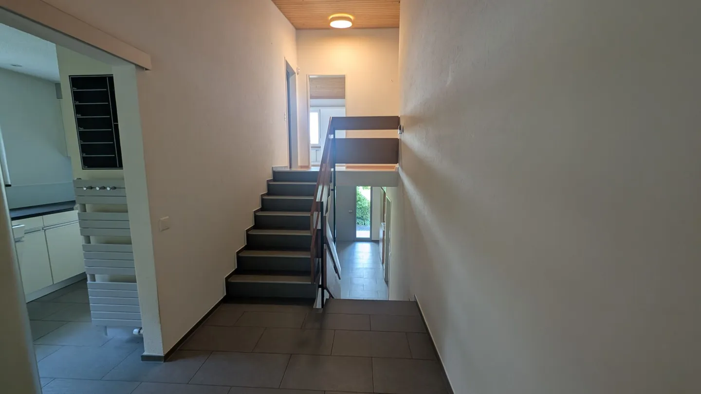 Casa unifamiliare indipendente - grande giardino - tranquilla - soleggiata - ben tenuta - vicino a Zurigo - Foto 6 di 13