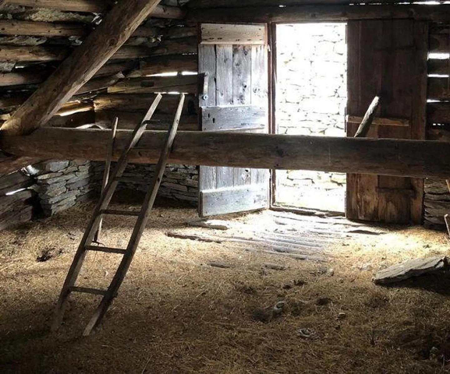 «Rustico da ristrutturare con piccolo terreno bella vista panoramica / Rustico zum Ausbauen mit kleinem Garten» - Foto 3 di 23