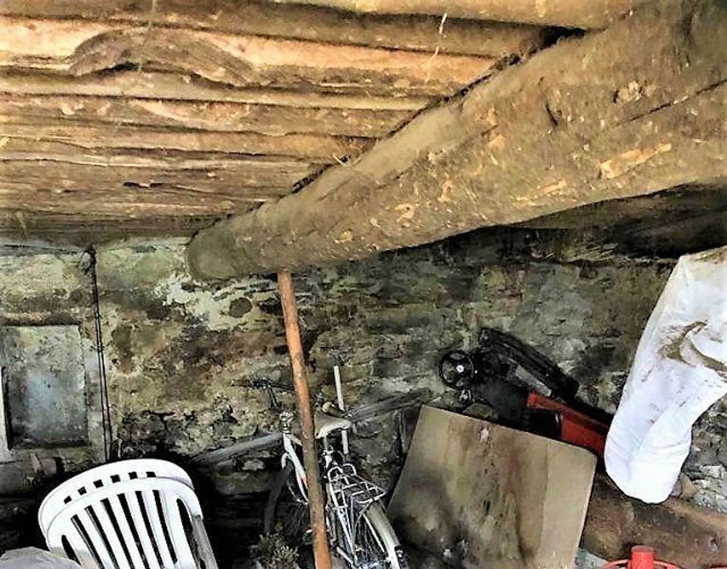 «Rustico da ristrutturare con piccolo terreno bella vista panoramica / Rustico zum Ausbauen mit kleinem Garten» - Foto 4 di 23