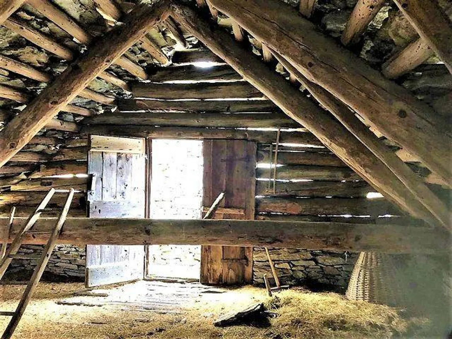 «Rustico da ristrutturare con piccolo terreno bella vista panoramica / Rustico zum Ausbauen mit kleinem Garten» - Foto 5 di 23