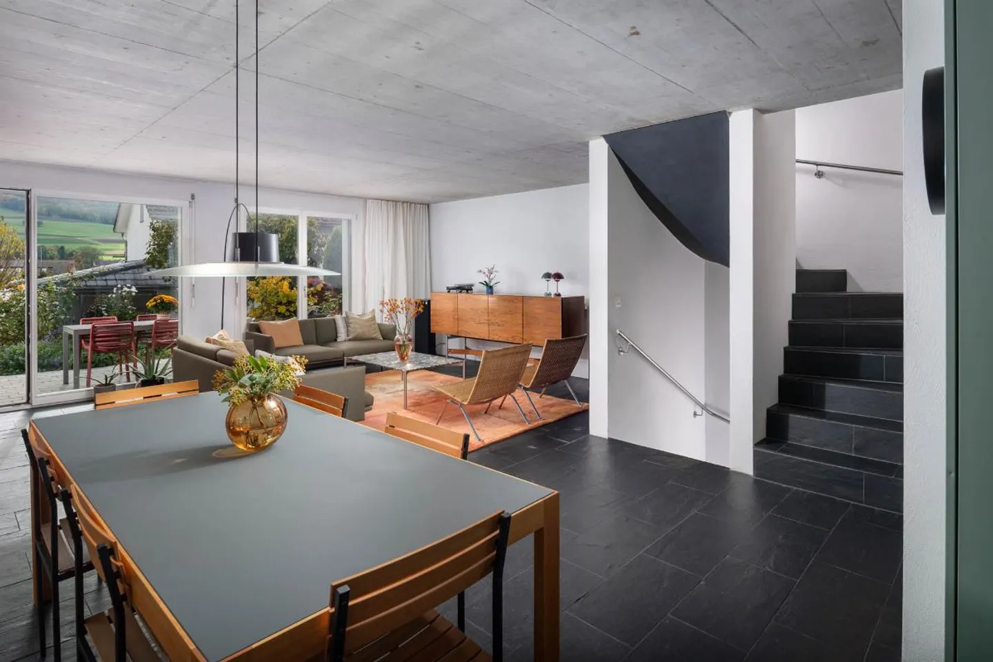 «Moderne und stilvolle Doppelhaushälfte mit Garten an ruhiger Lage.» - Foto 3 von 10